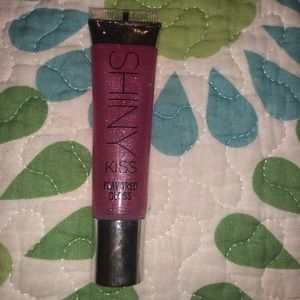3/15 Victoria’s Secret shiny kiss